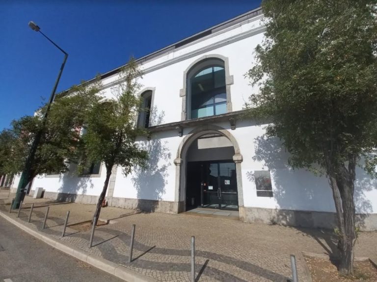 O edifício da COFIDIS na 24 de Julho em Lisboa entrou no mercado de arrendamento
